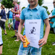 Stolt segrare i kyrkloppet